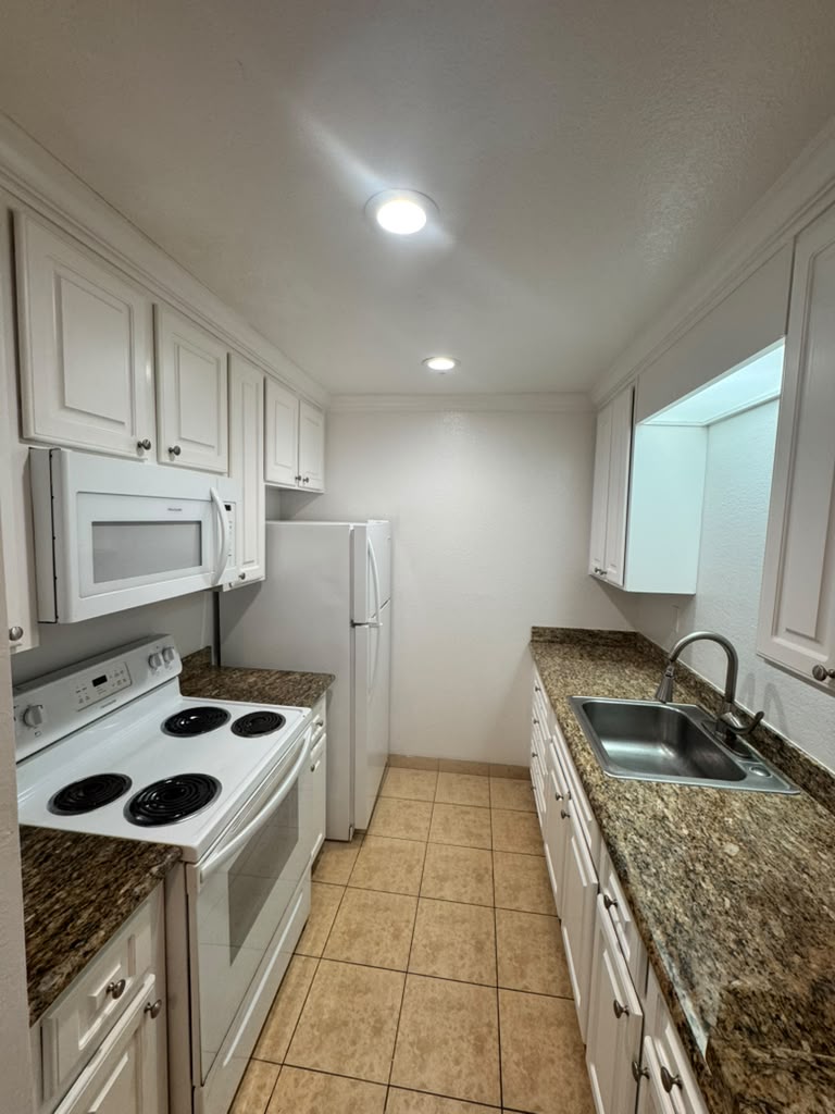 Sonoma Condo: 356 Robinson St