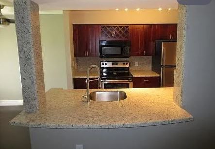 OAKLAND PARK House: 2460 NW 33RD ST#1702