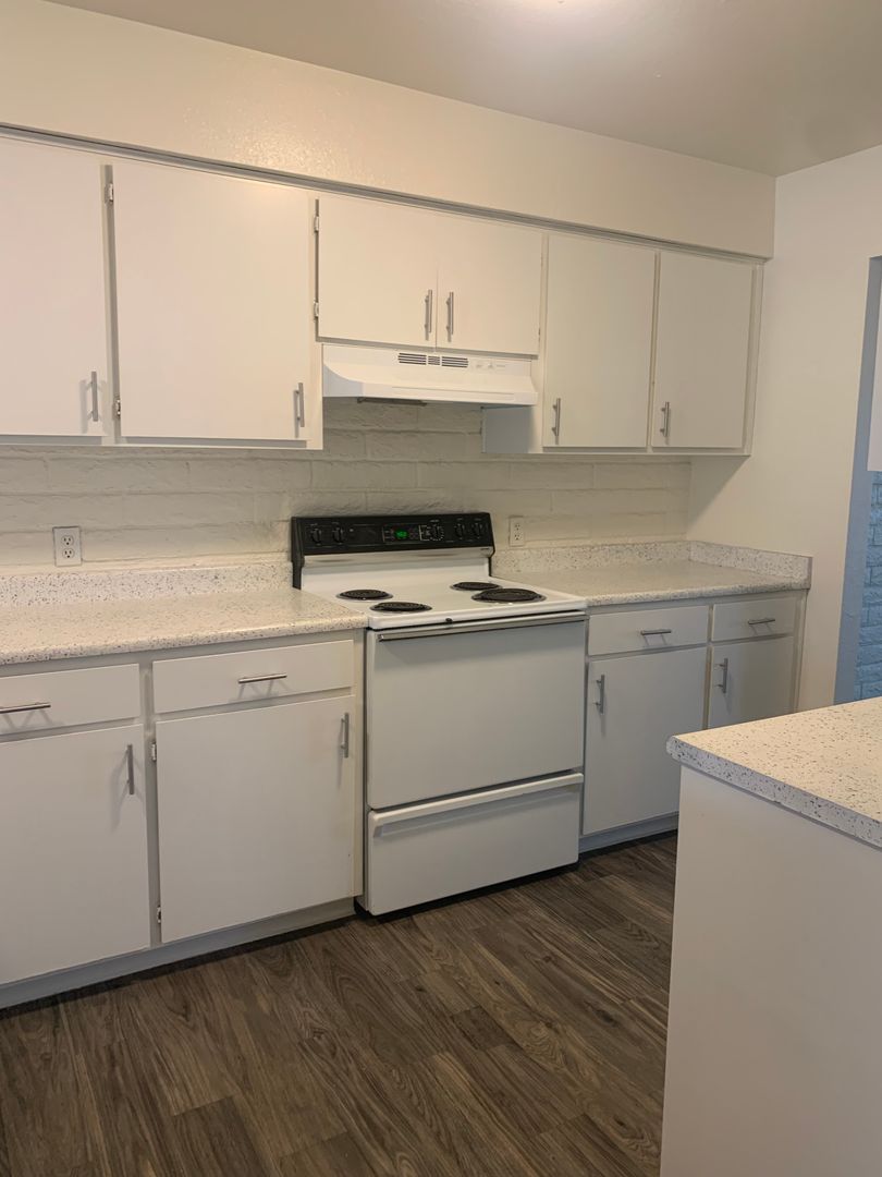 Tucson Condo: 9009 E Broadway Blvd