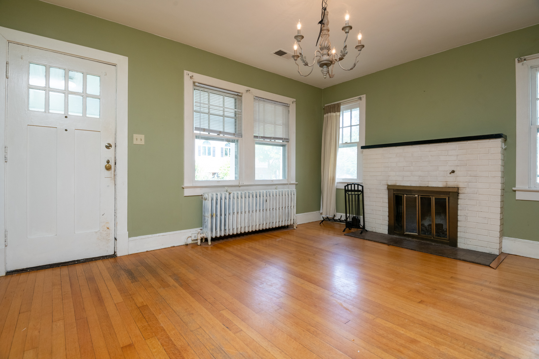 Arlington House: 931 N Edgewood St