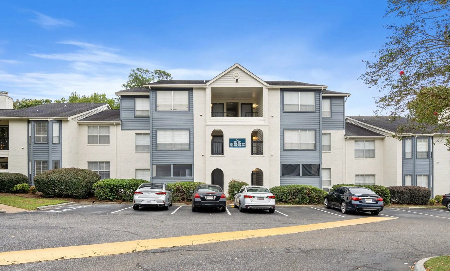 Columbia Condo: 501 Pelham Dr.