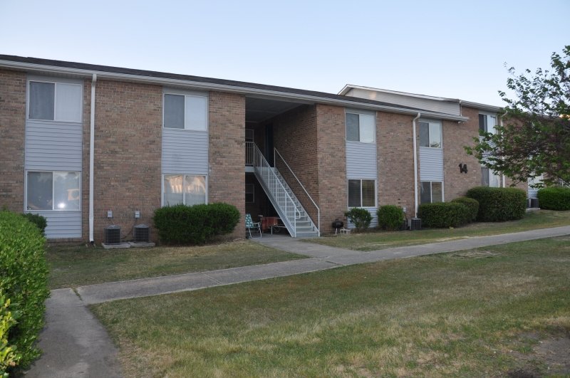 Columbia Condo: 525 Alcott Drive