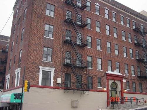 Newark Condo: 570 B. Clinton Ave.