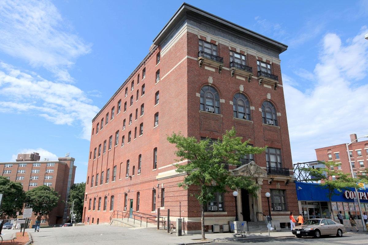 Worcester Condo: 674 Main St.