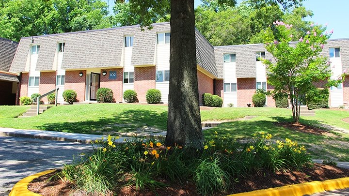 Newport News Condo: 100 River Trace Way