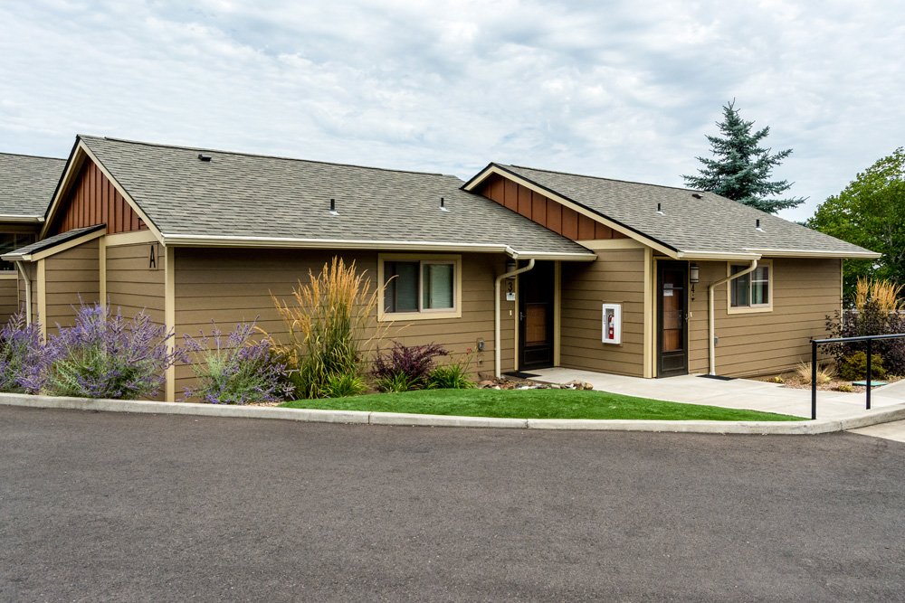 Salem Condo: 3202 Bluff Ave SE
