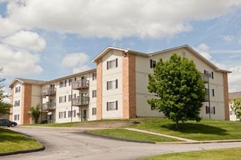 Cedar Rapids Condo: 427 Ashton Place