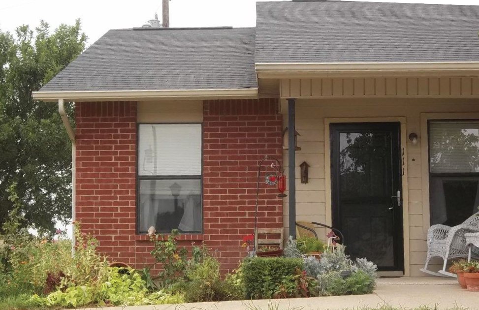 Grandview Condo: 502 W. Criner