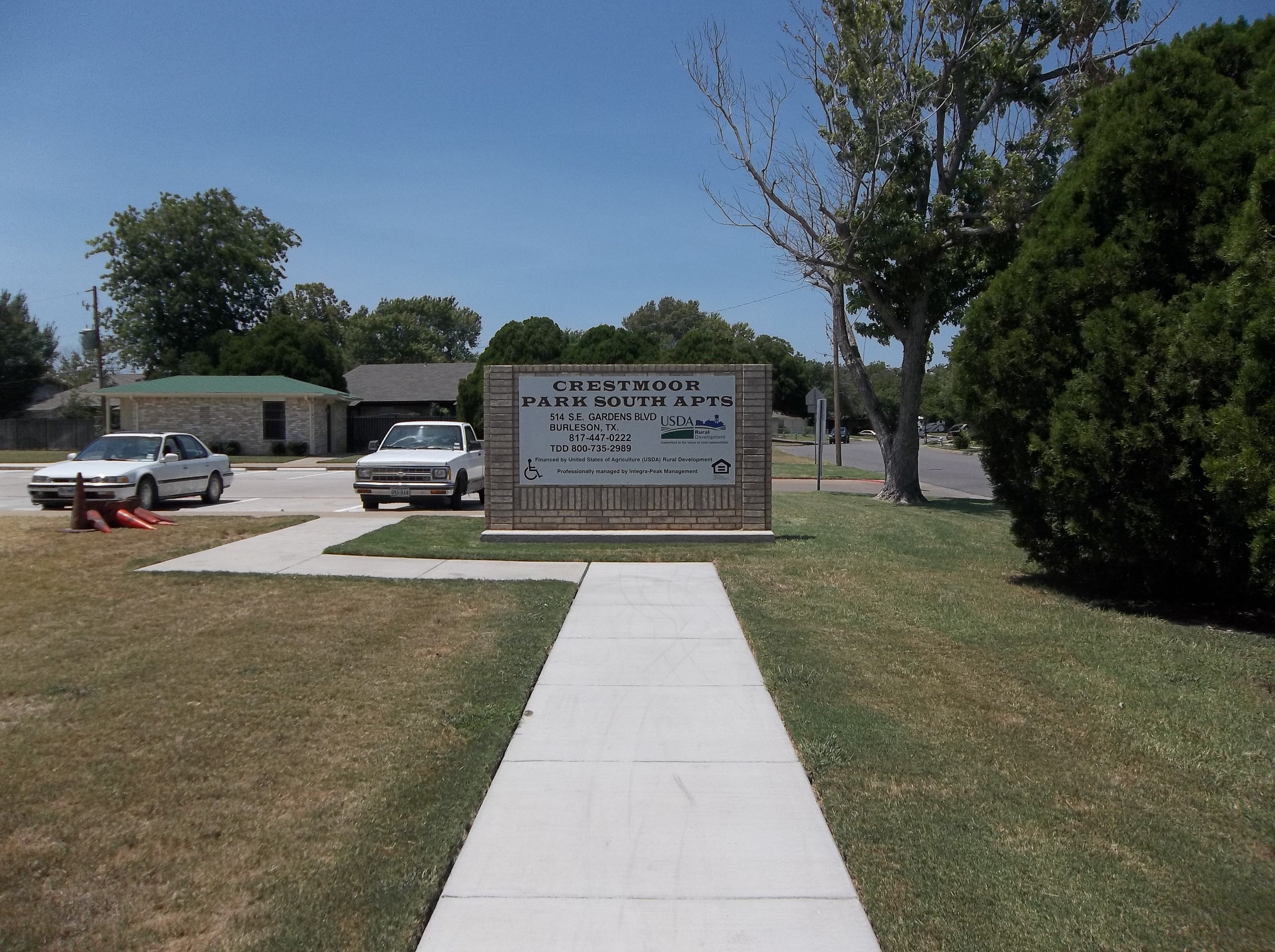 Burleson Condo: 514 SE Gardens