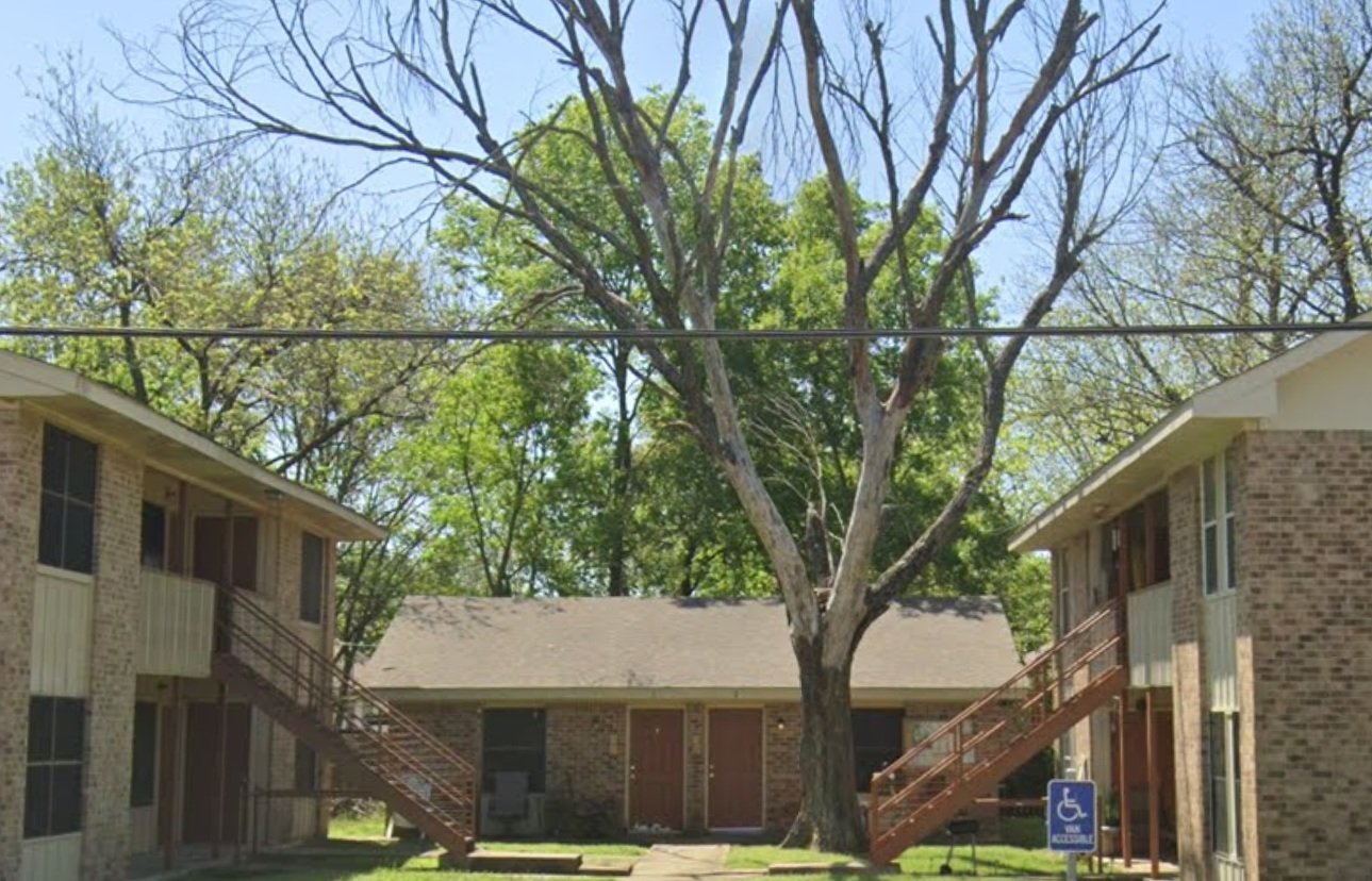 Mexia Condo: 812 E. Palestine St.