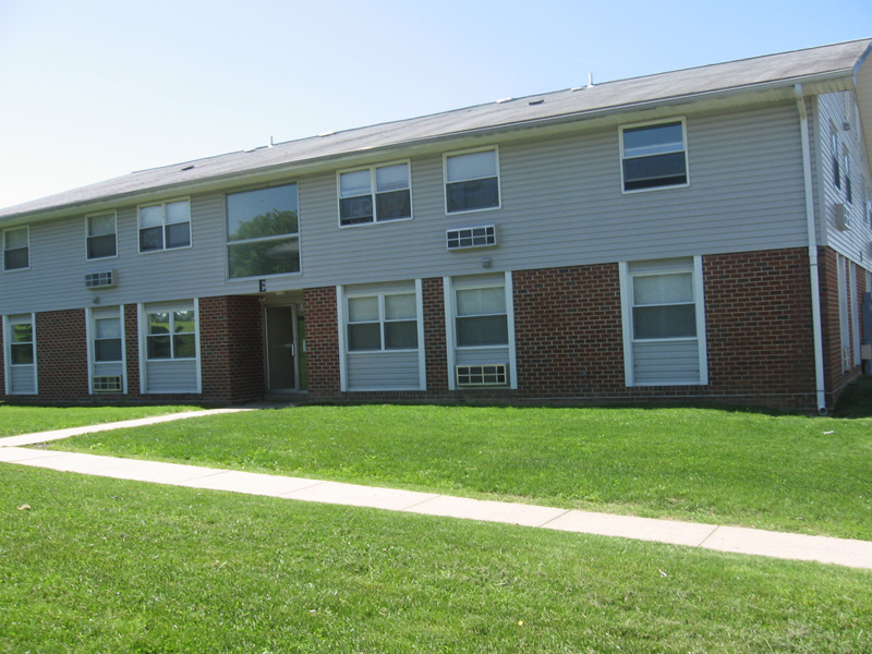 Columbia Condo: 2110-2146 Oak Hollow Drive