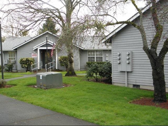 McMinnville Condo: 1925 Northeast McDonald Lane