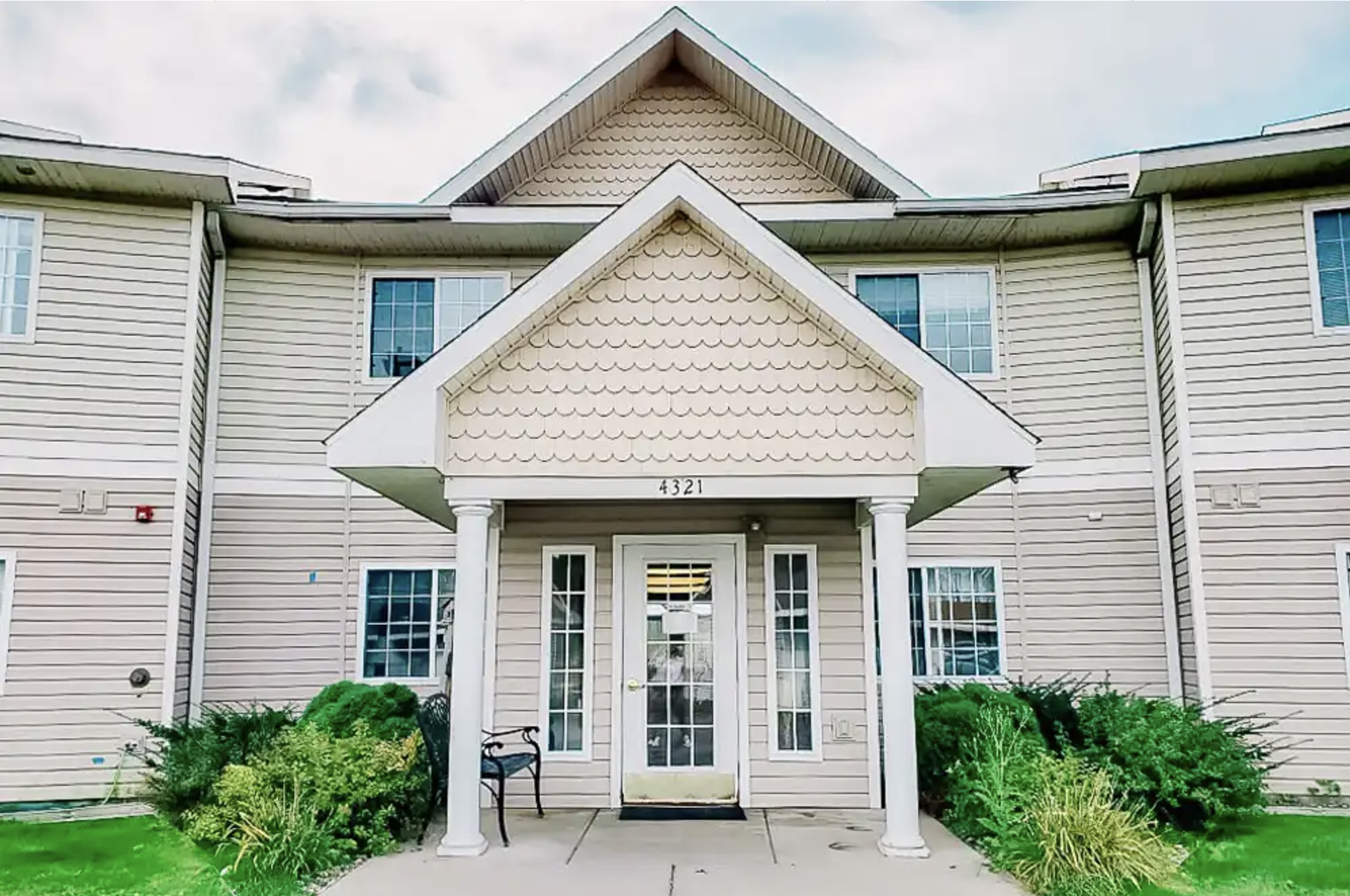Roscommon Condo: 4321 Country Village Ln