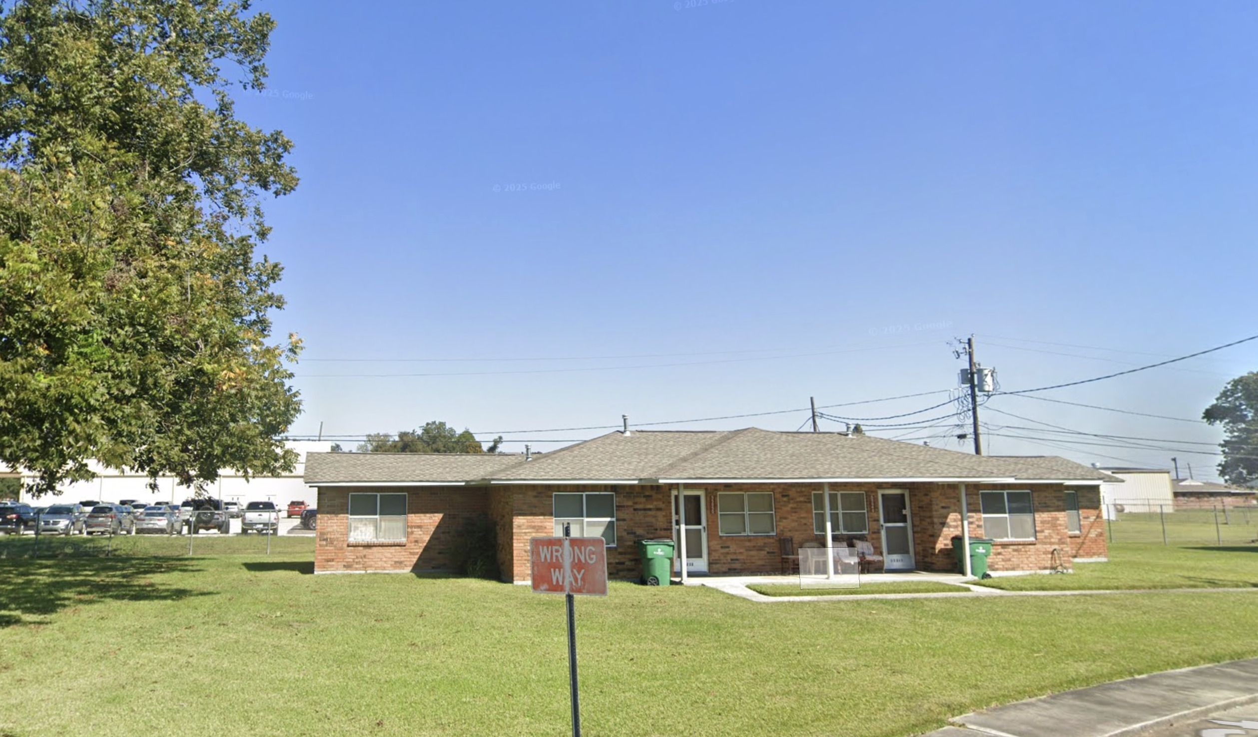 White Castle Condo: 33095 Bowie St.