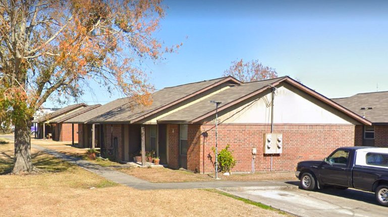 Lockport Condo: 907 Justin St.