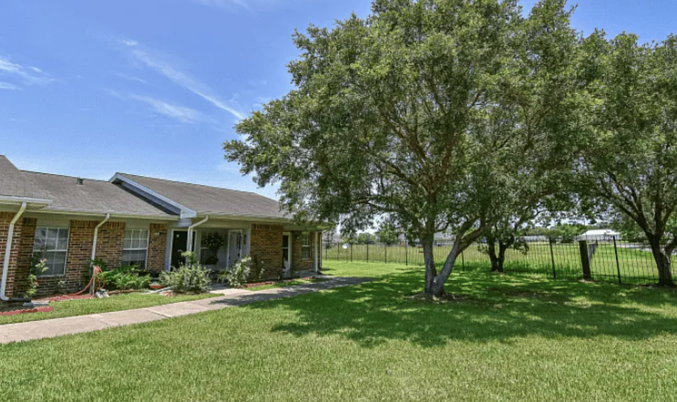Bay City Condo: 800 Avenue H