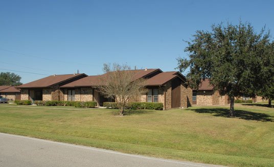 Angleton Condo: 1753 E. Henderson Rd