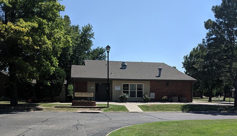 Hutchinson Condo: 1401 E. 23rd Avenue