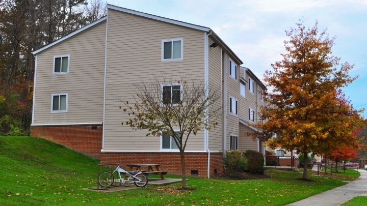 Pulaski Condo: 800 Meadowview Dr.
