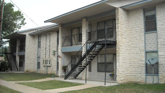 Lampasas Condo: 200 Riverview Dr.