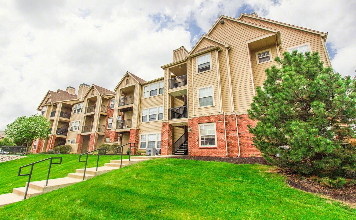 Lenexa Condo: 9101 Renner Blvd.
