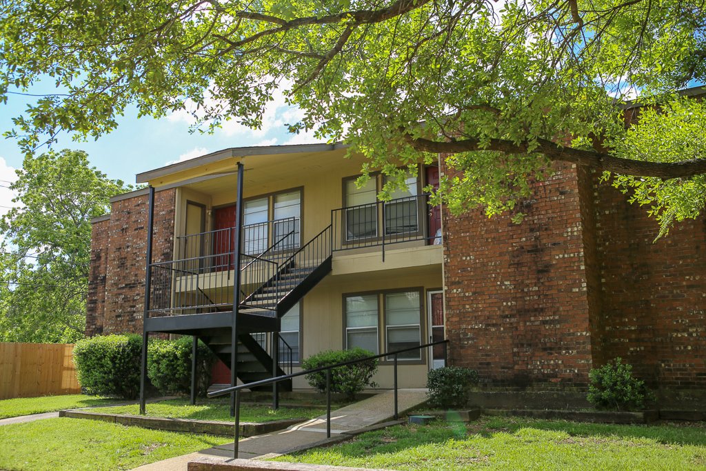 Whitesboro Condo: 2000 Hwy. 82 West
