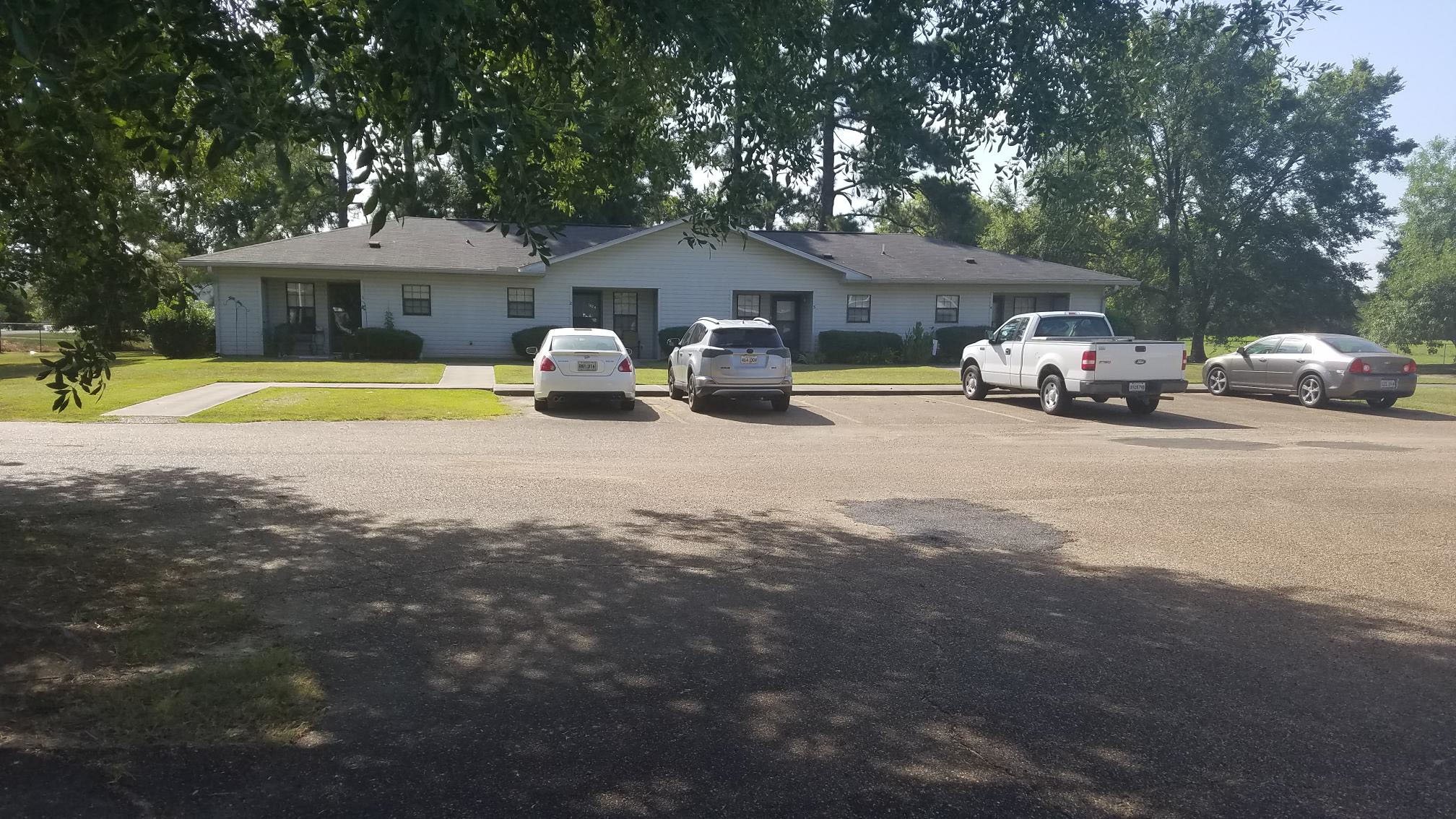Gilbert Condo: 290 Old Highway 15