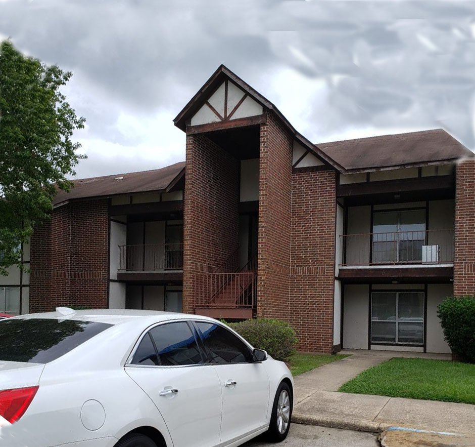 Monroe Condo: 372 Huenefeld Rd.