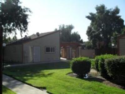 Parlier Condo: 640 Zediker Ave.