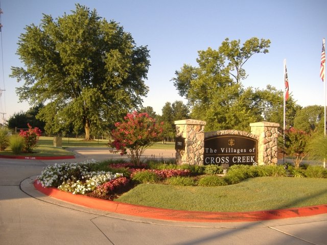 Rogers Condo: 3302 N. Dixieland Rd.