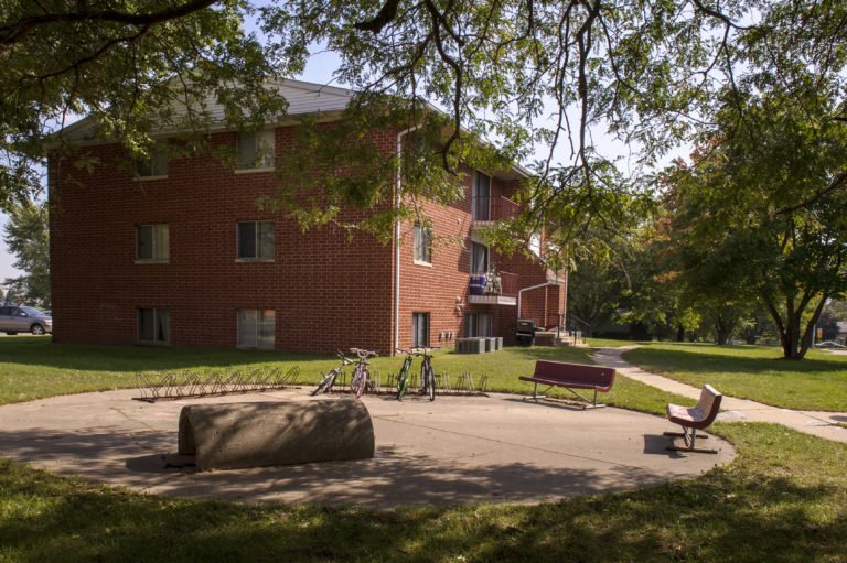 Indianola Condo: 810 S R St.