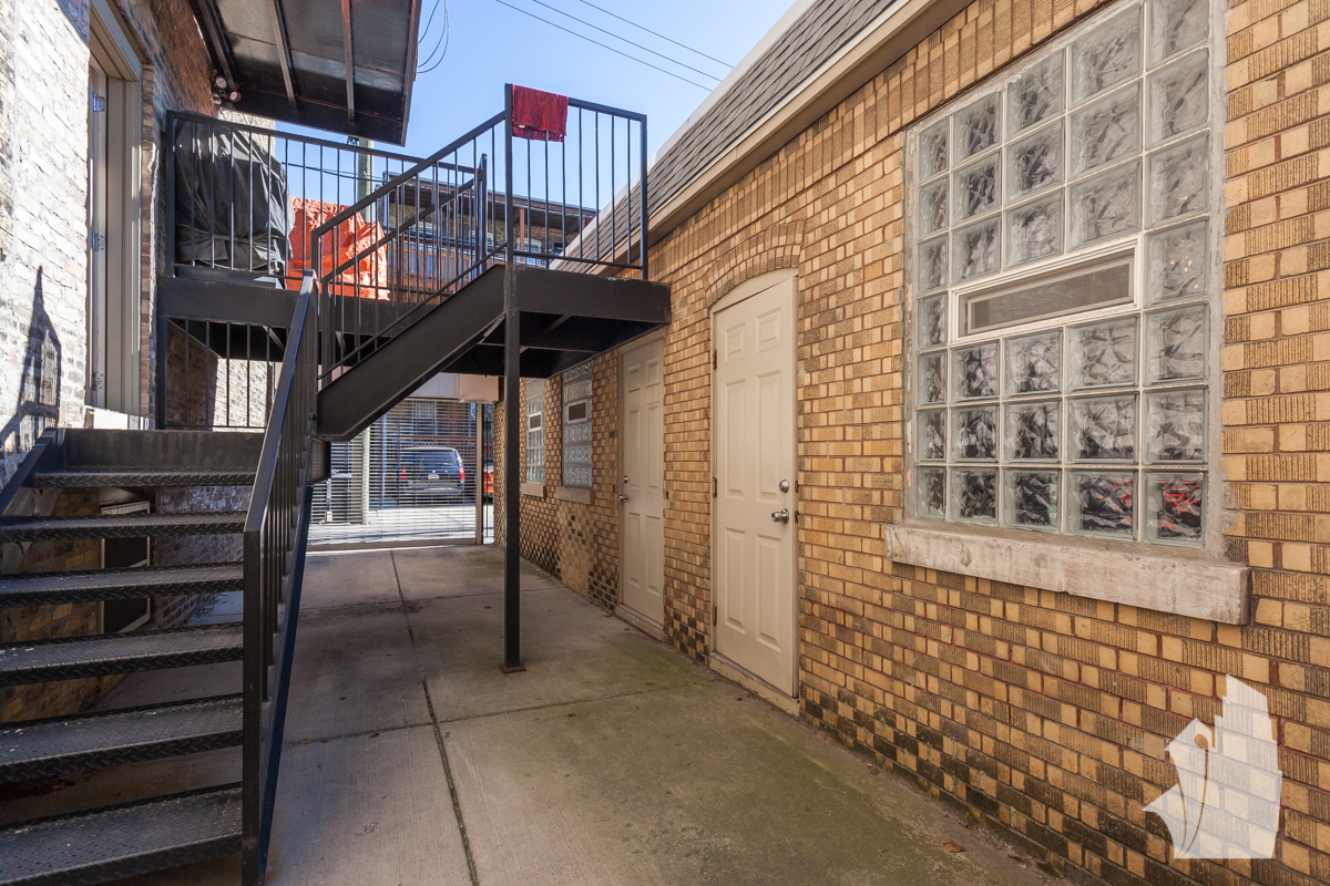 Chicago Condo: 815 West Newport.,