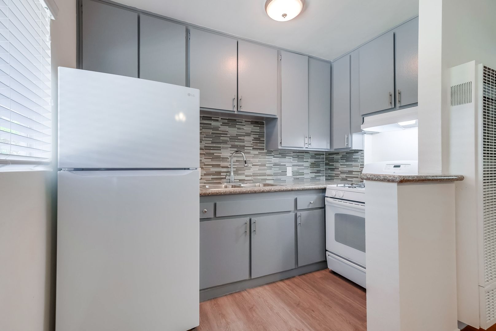 Los Angeles Condo: 4307 W 28th St