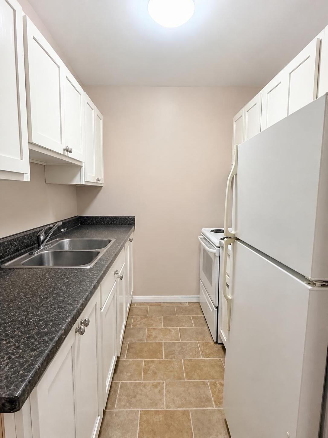 Windsor Condo: 429 Bruce Ave