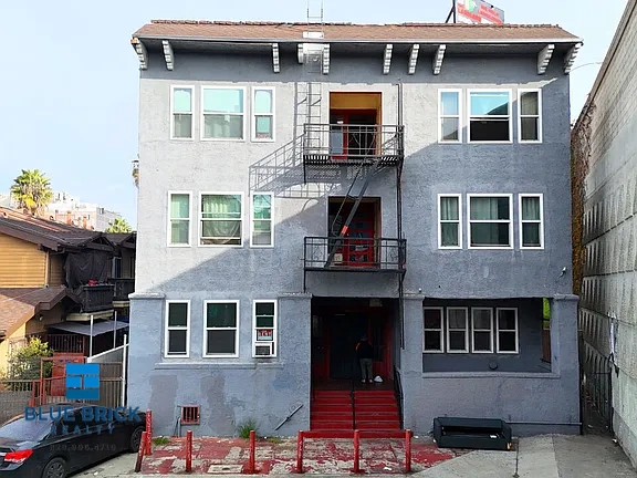 Los Angeles Condo: 1211 W 11th St