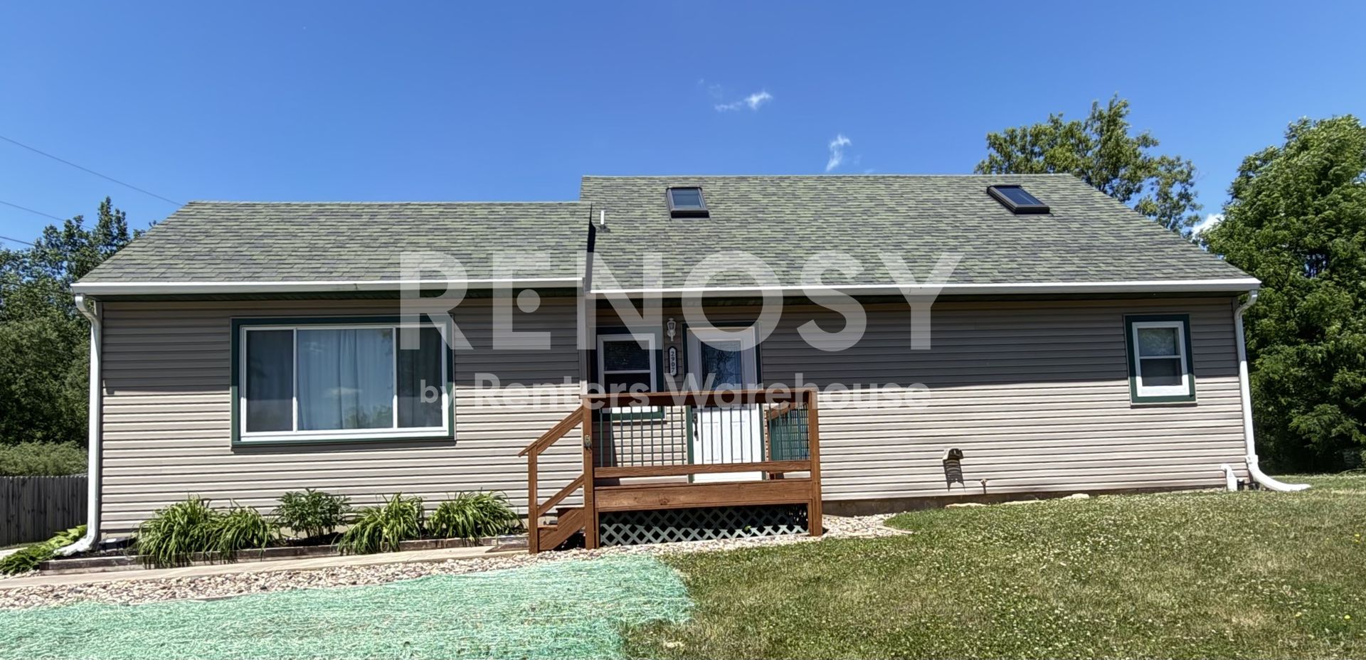 Rochester House: 2907 Knollwood Dr SE