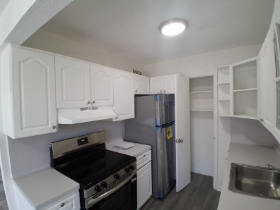 Deerfield Beach Townhome: 405 SW 13th Pl