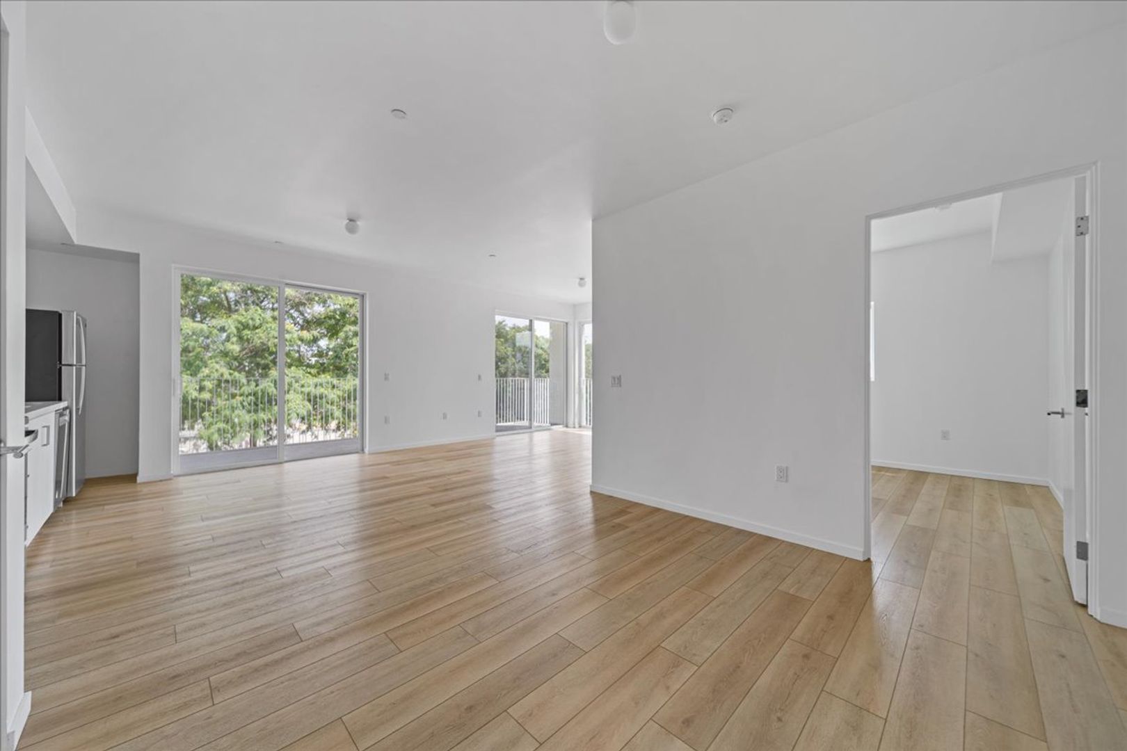 Los Angeles Apartment: 636 N Juanita Ave
