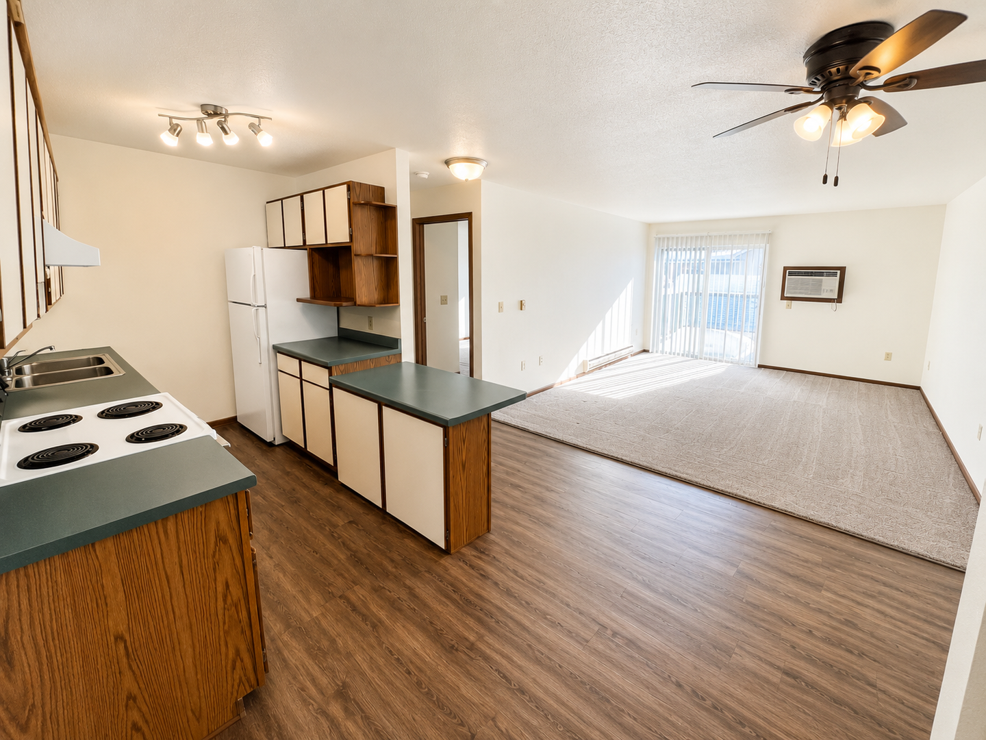 Tomah Apartment: 202 Murdock St