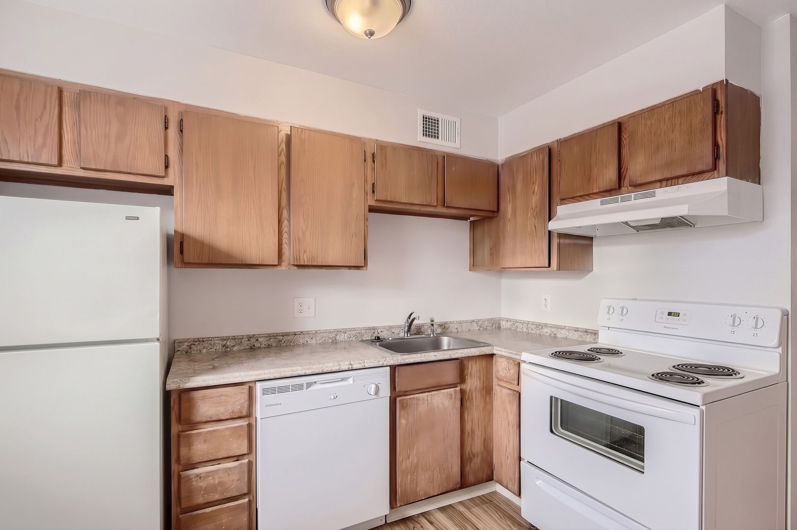 Denver Apartment: 1975 S Decatur St