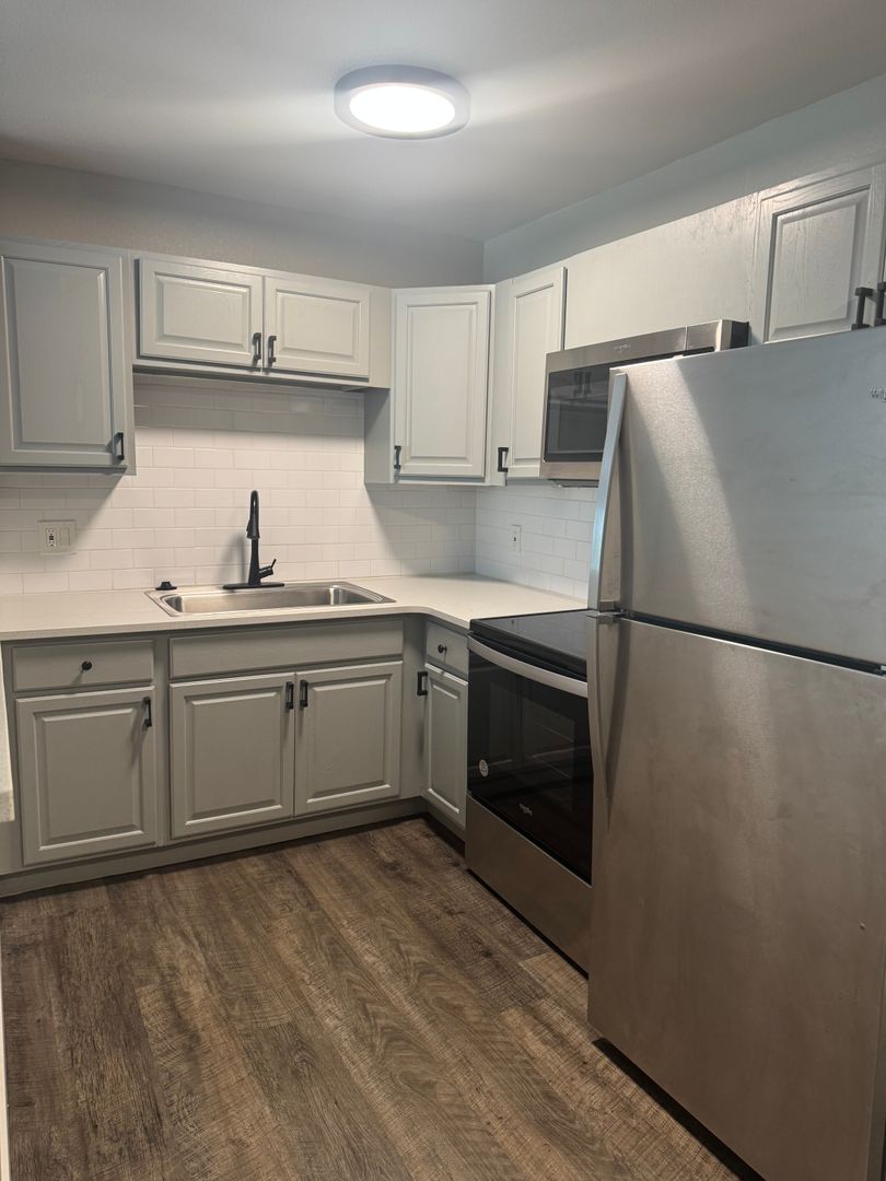 Colorado Springs Apartment: 2102 Carmel Dr