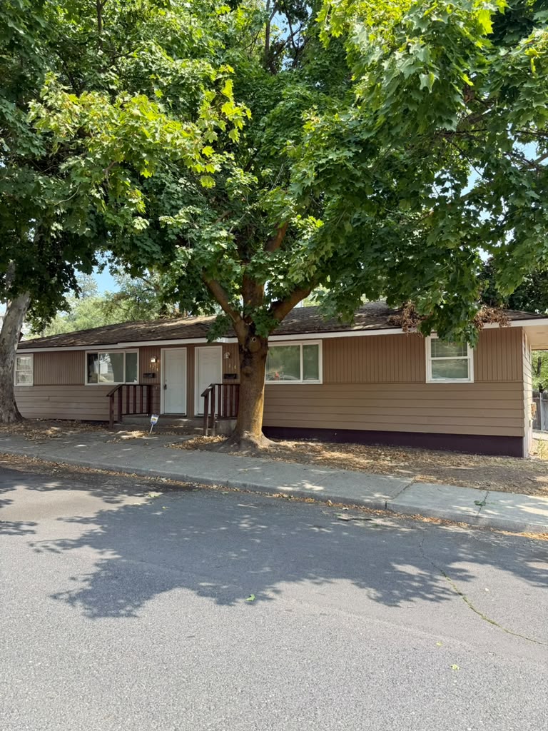 Spokane House: 3216 N Maple St