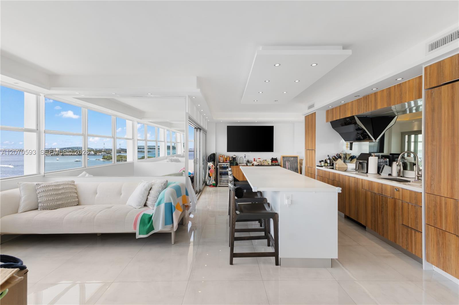 Miami Beach Condo: 3 Island Ave # 14D, Miami Beach FL 33139