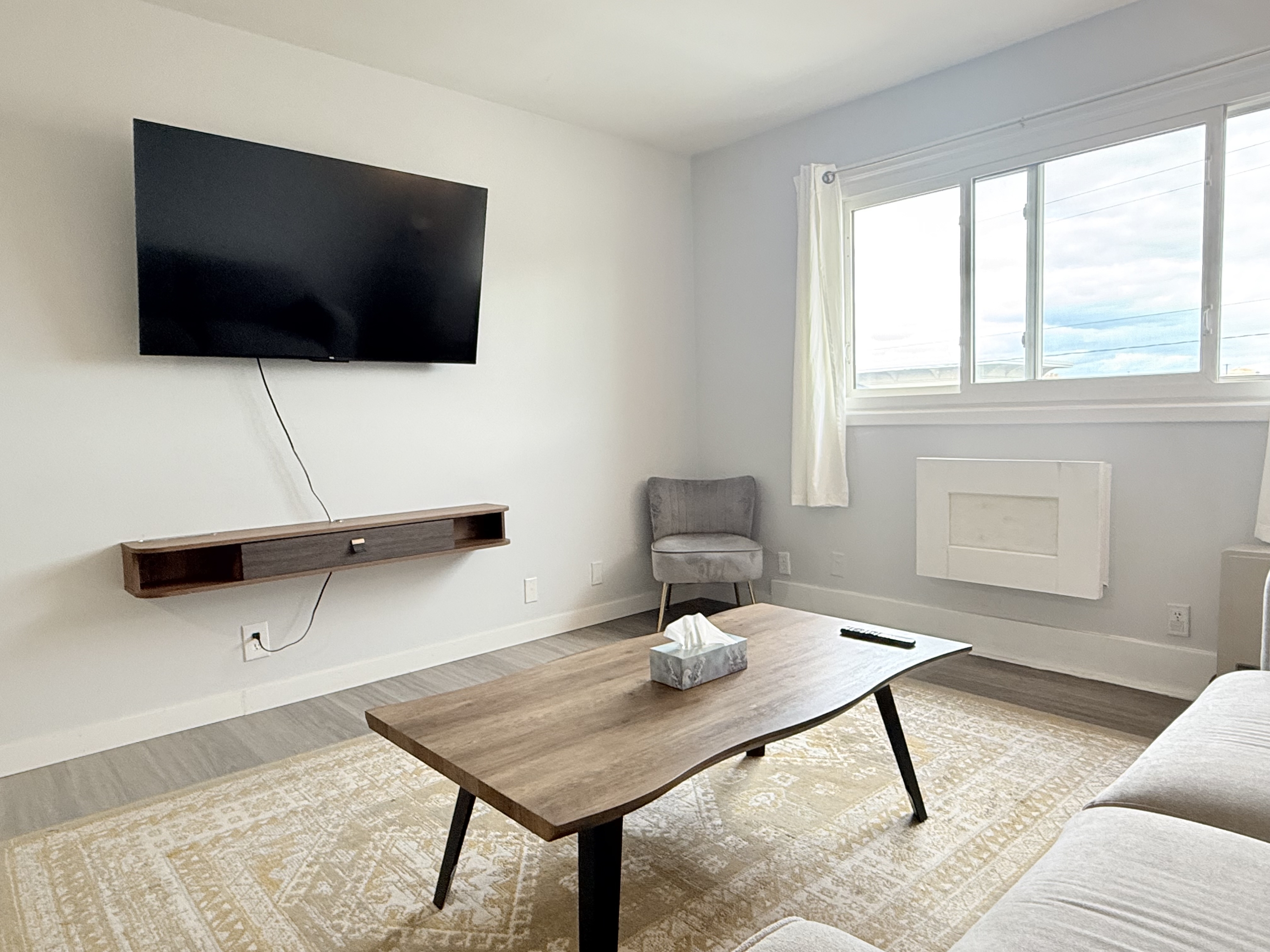 Windsor Condo: 1681 Windsor Ave