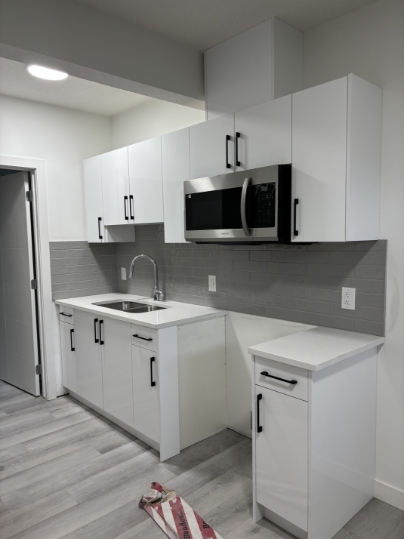 Edmonton Condo: 10302 129 Avenue Northwest - Bsmt B