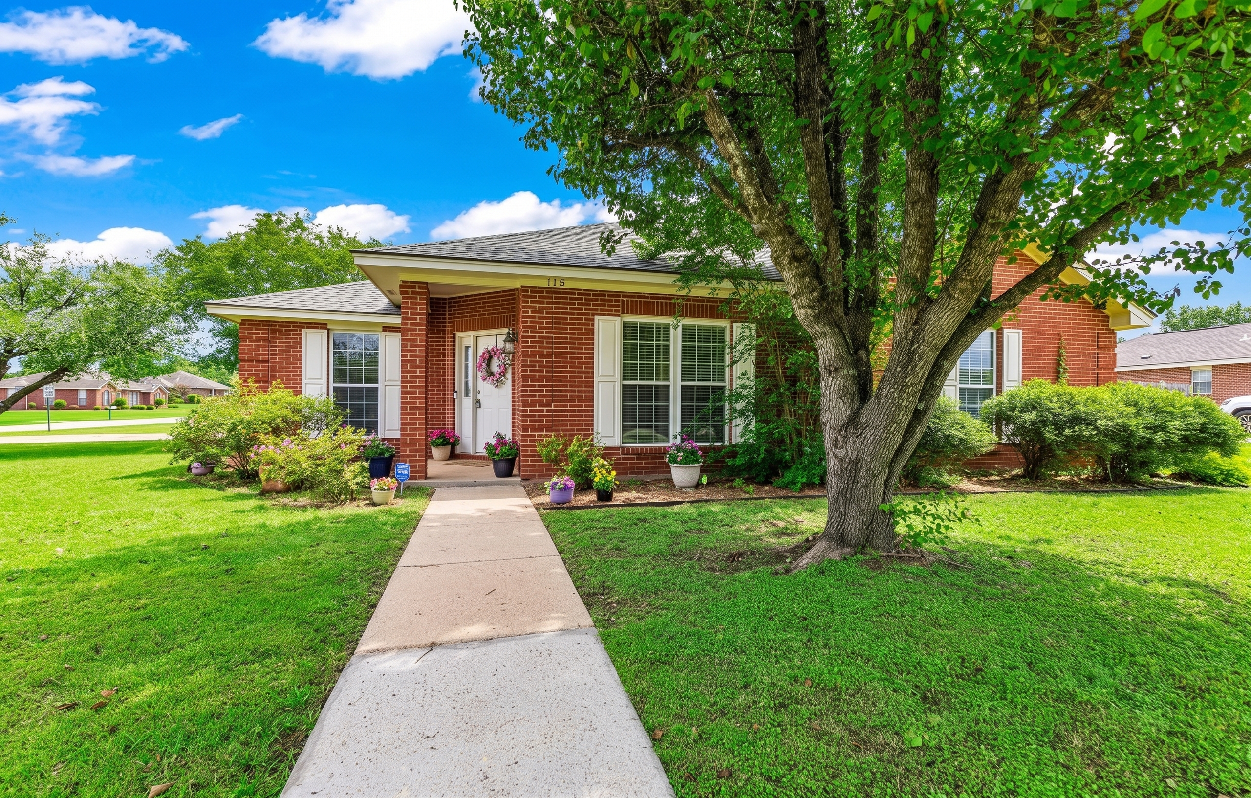 Pike Road House: 725 Stableway Rd