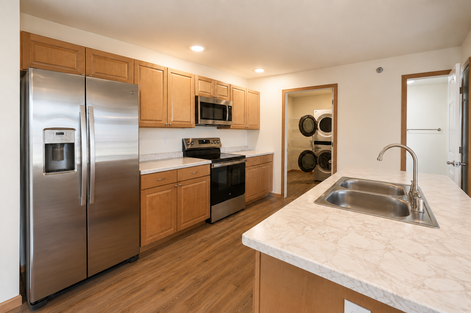 Tomah Apartment: 400 Larkin St