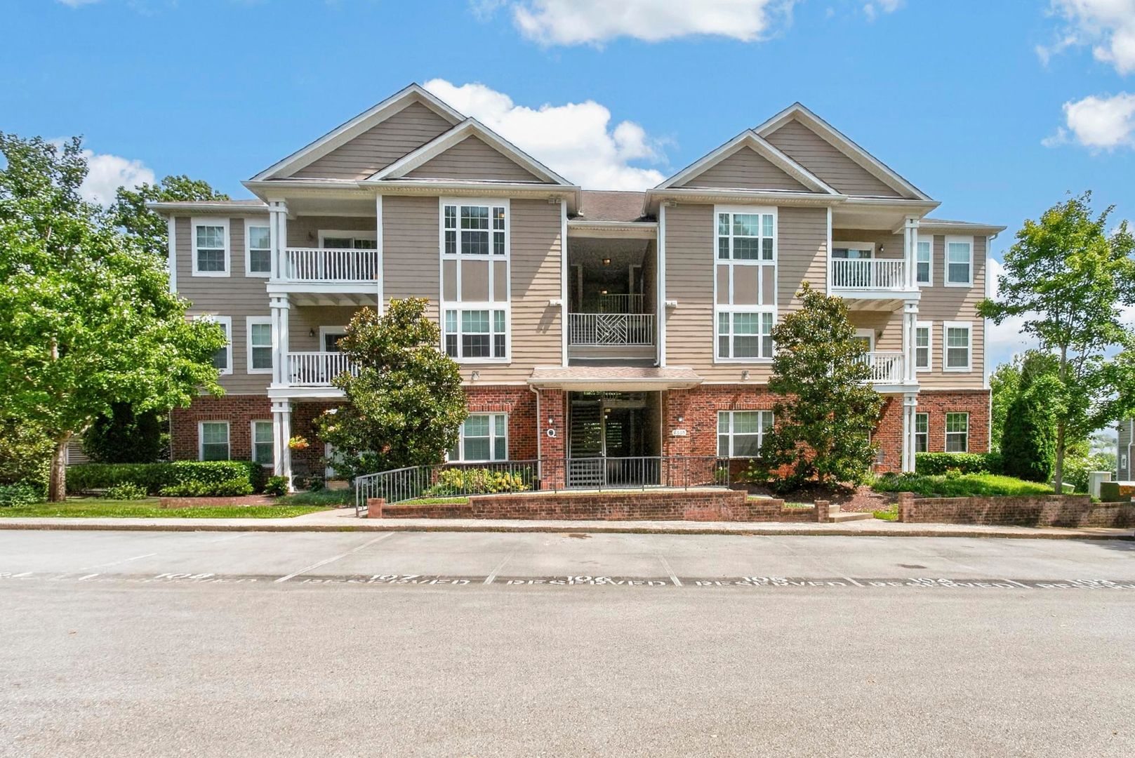 Antioch Condo: 8605 Peckham Ln