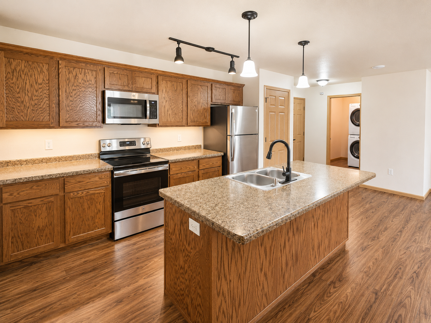 Tomah Apartment: 505 Larkin St