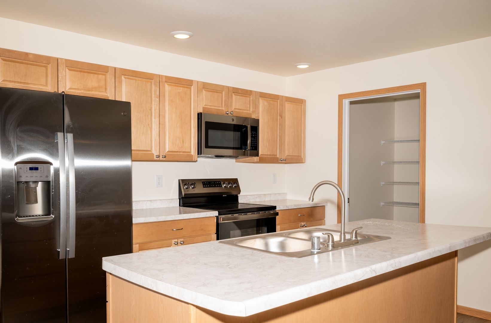 Tomah Apartment: 400 Larkin St